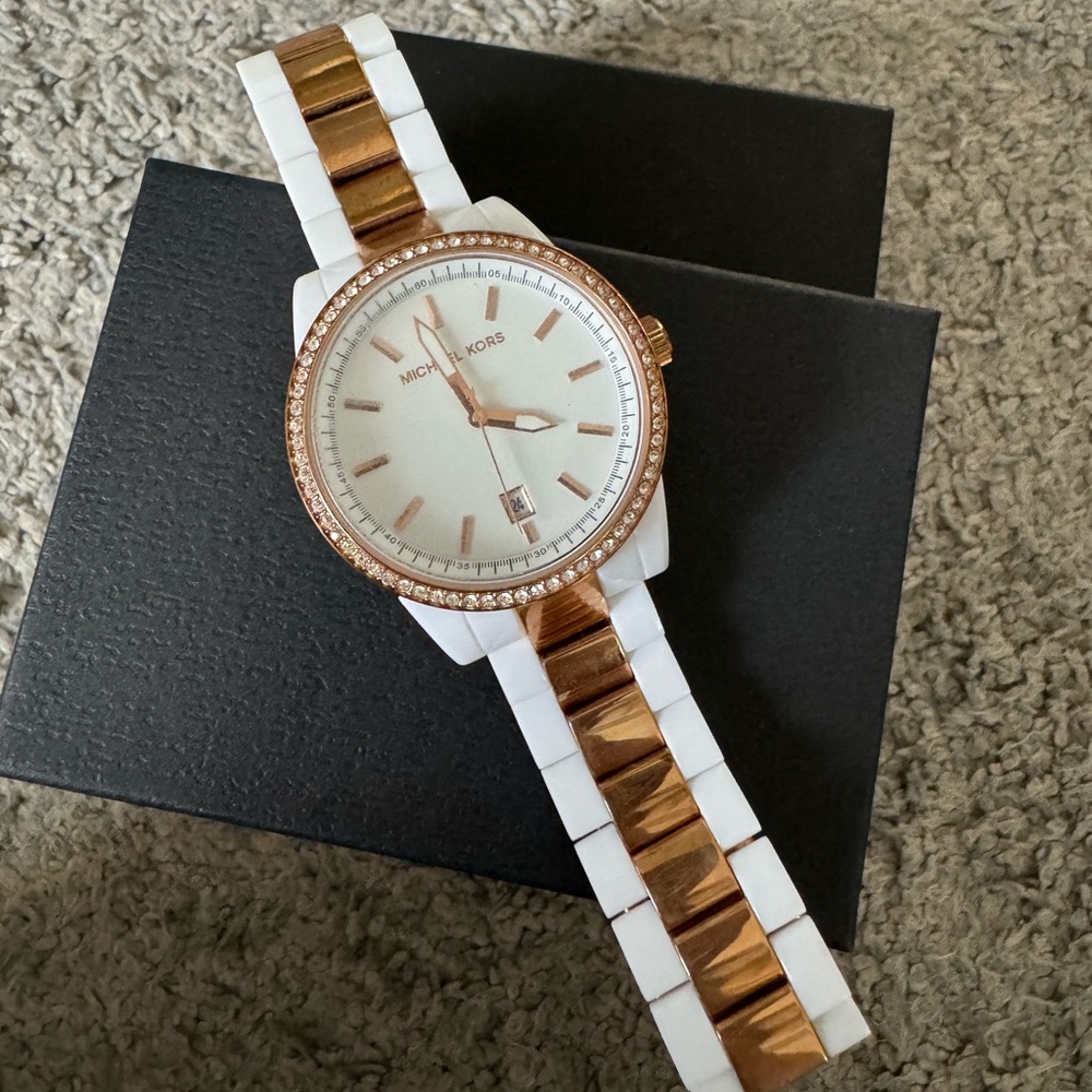Watch , Michael kors, medium sized (needs battery) gently worn